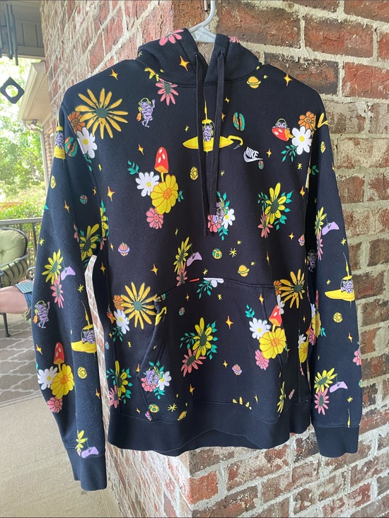 Nike Jackets & Blazers - Nike thick hoodie, male/female, excellent condition like new worn minimally